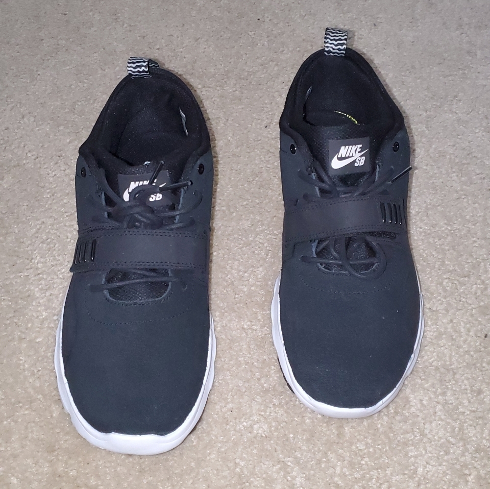 NIKE TRAINERENDOR L SNEAKERS